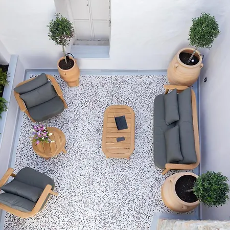 Agora Aparthotel